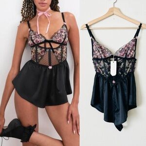 NWT For Love & Lemons MEDIUM Clara black floral embroidered laceup back romper